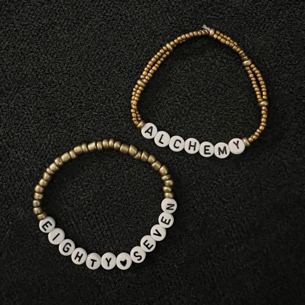 Taylor Swift friendship bracelets
